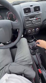 Мем дня: особенности работы задней передачи на Lada Granta