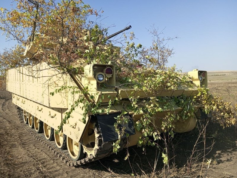 Трофейная БМП Bradley используется как учебное пособие в ВС РФ