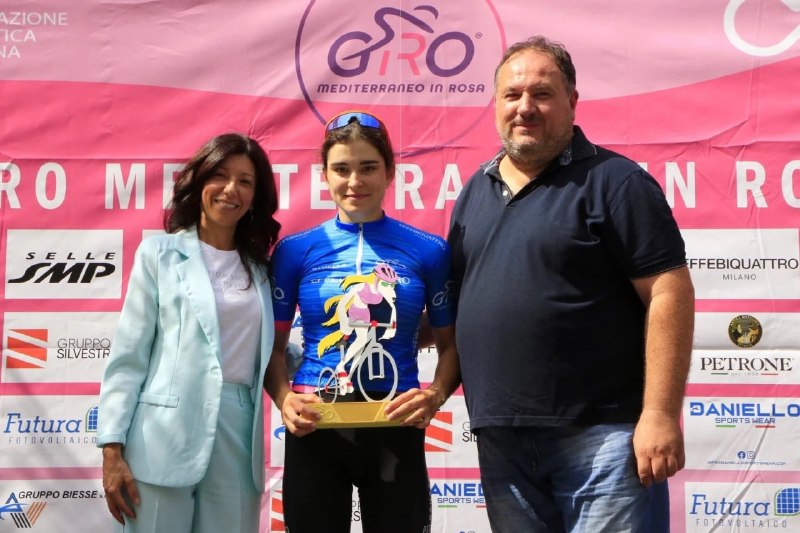 Россиянки завоевали золото и серебро на веломногодневке Giro Mediterraneo in Rosa в Италии