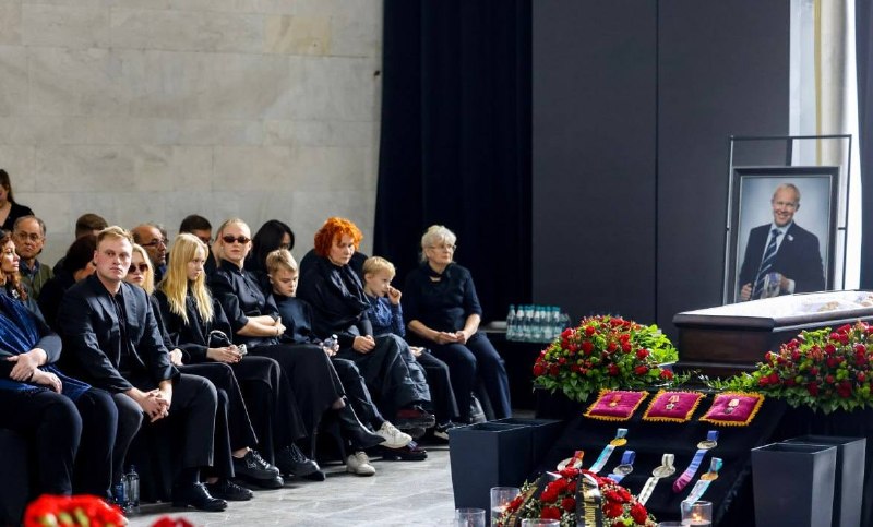 Олимпийского чемпиона по биатлону Чепикова похоронили на Троекуровском кладбище в Москве