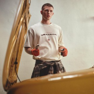 АвтоВАЗ и SELA выпустили совместную коллекцию одежды в стиле ретро
