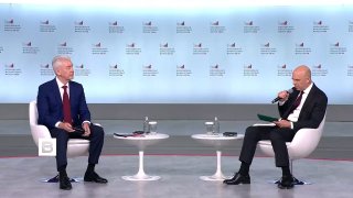 Сергей Собянин перепутал Антона Силуанова с Германом Грефом на финансовом форуме
