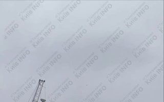 Пожар под Киевом в результате удара дронов «Герань-4»
