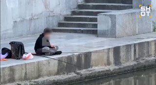 Московские подростки массово увлеклись рыбалкой на Яузе