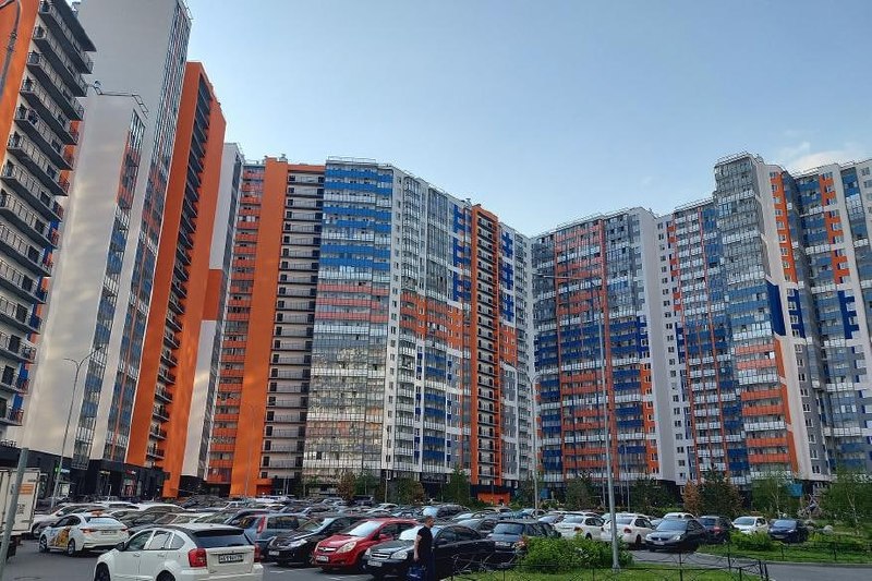 В Питере нашли ДОМ-ГОРОД: 6419 квартир, 25 этажей и около 12 ТЫСЯЧ жителей!