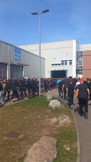 Протесты рабочих Mercedes в Германии из-за закрытия заводов и экономических трудностей