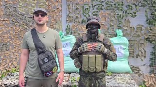 Волонтеры передали маскировочные сети 944-му самоходно-артиллерийскому полку