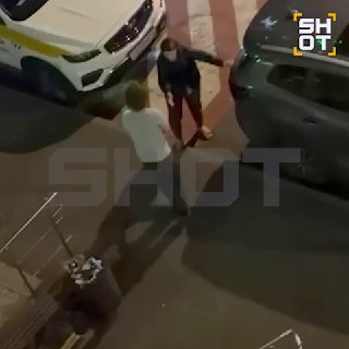 В Москве мужчина с ножом угрожал прохожим в Щербинке