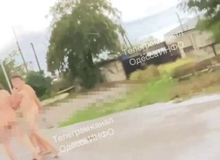 В Одессе семья вышла обнаженной к зданию ОВА из-за жилищных проблем