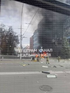 В Киеве беспилотник попал в офисное здание — погибли три человека