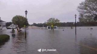 Американские города готовятся к мощному шторму и наводнениям