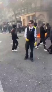 Власти Франции требуют от соцсетей усилить модерацию из-за видео с беспорядками в Париже