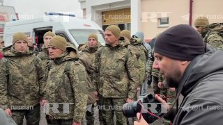 Первые кадры с российскими военными после обмена с Украиной