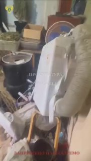 В Москве мужчина затопил квартиру соседки, выращивая наркотики в собственной квартире.