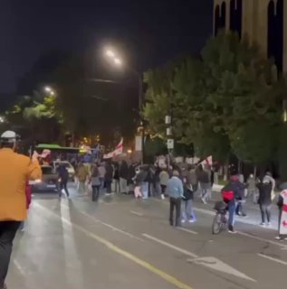 В Тбилиси проходят акции протеста против нового закона.