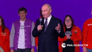 Путин отметил вклад волонтеров в поддержку участников СВО