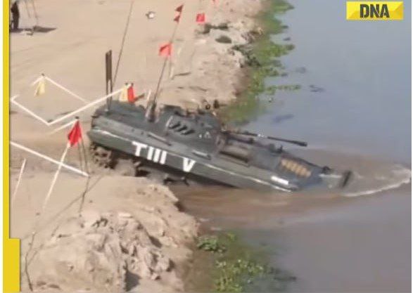 В Индии погиб военнослужащий при затоплении БМП во время учений
