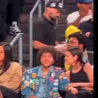 Обсуждают брак Селены Гомес и Бенни Бланко