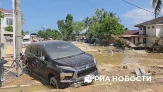 Наводнения и оползни в Индонезии: более 800 погибших