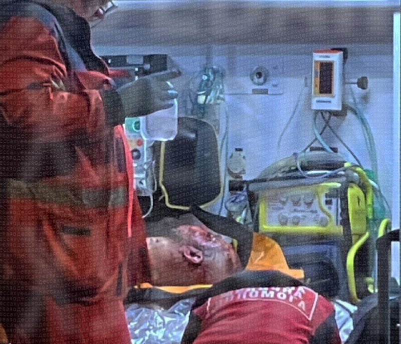 Взрыв в Одессе: мужчина привел в действие гранаты в жилом доме