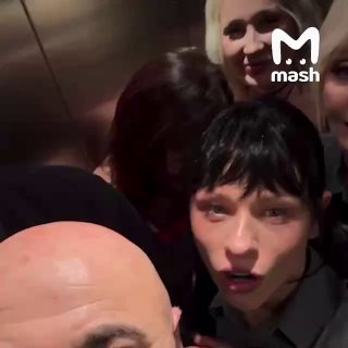 Звёзды застряли в лифте в ММДМ